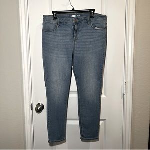 Old Navy Medium Wash Skinny Jeans Size 14